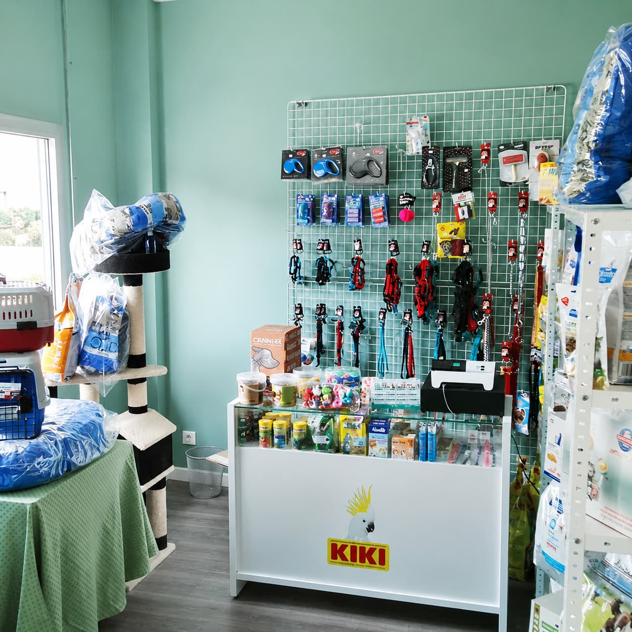 Tienda de alimentación y accesorios para mascotas en Arteixo